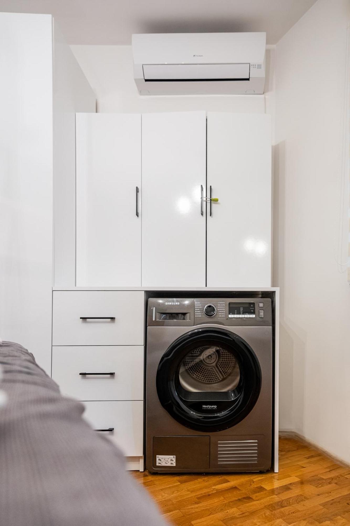 Roman Thermae 2Bdrm Sunny Apartment Varna Dış mekan fotoğraf